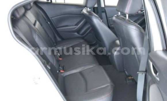 Acheter Occasion Voiture Mazda 3 Blanc à Beitbridge, Matabeleland South Acheter Occasion Voiture Mazda 3 Blanc à Beitbridge, Matabeleland South