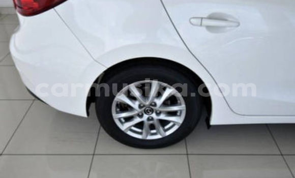 Acheter Occasion Voiture Mazda 3 Blanc à Beitbridge, Matabeleland South Acheter Occasion Voiture Mazda 3 Blanc à Beitbridge, Matabeleland South
