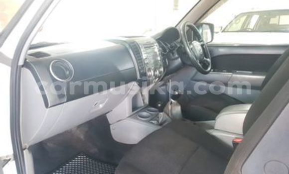 Acheter Occasion Voiture Mazda BT-50 Blanc à Beitbridge, Matabeleland South Acheter Occasion Voiture Mazda BT-50 Blanc à Beitbridge, Matabeleland South