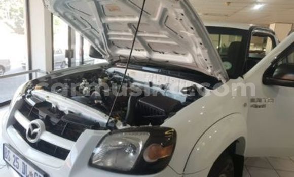 Acheter Occasion Voiture Mazda BT-50 Blanc à Beitbridge, Matabeleland South Acheter Occasion Voiture Mazda BT-50 Blanc à Beitbridge, Matabeleland South