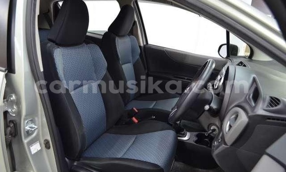 Acheter Occasion Voiture Toyota Vitz Gris à Beitbridge, Matabeleland South Acheter Occasion Voiture Toyota Vitz Gris à Beitbridge, Matabeleland South