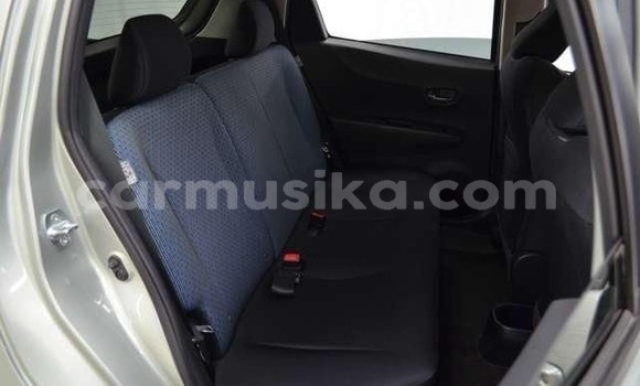 Acheter Occasion Voiture Toyota Vitz Gris à Beitbridge, Matabeleland South Acheter Occasion Voiture Toyota Vitz Gris à Beitbridge, Matabeleland South