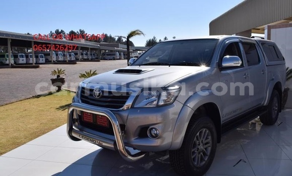 Buy Used Toyota Hilux Silver Car in Beitbridge in Matabeleland South