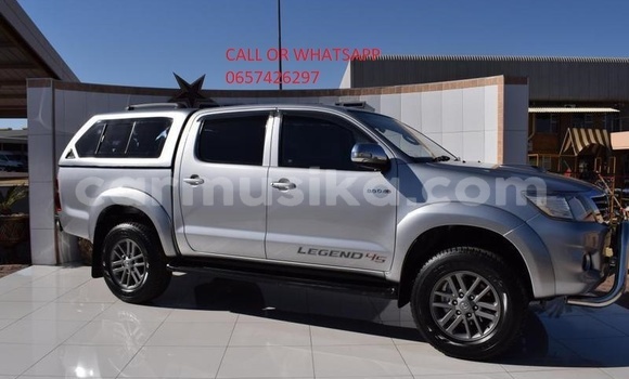 Nunua Ilio tumika Toyota Hilux Fedha Gari ndani ya Beitbridge nchini Matabeleland Kusini Nunua Ilio tumika Toyota Hilux Fedha Gari ndani ya Beitbridge nchini Matabeleland Kusini