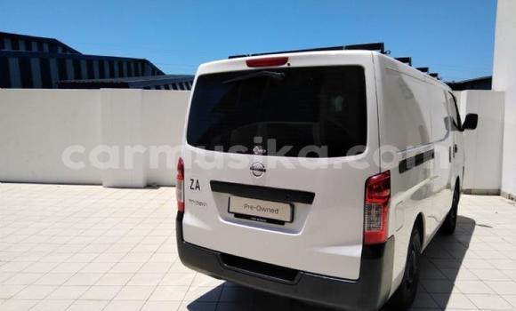 Acheter Occasion Voiture Nissan Nv350 Blanc à Beitbridge, Matabeleland South Acheter Occasion Voiture Nissan Nv350 Blanc à Beitbridge, Matabeleland South