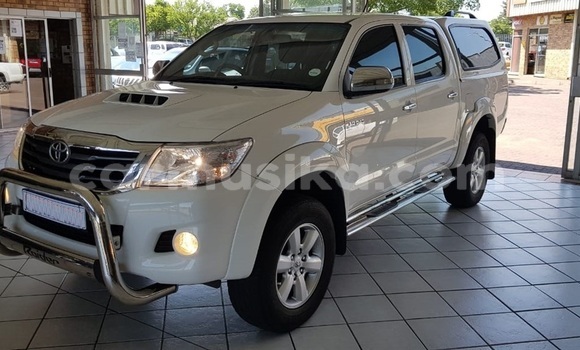 Nunua Ilio tumika Toyota Hilux Nyeupe Gari ndani ya Beitbridge nchini Matabeleland Kusini Nunua Ilio tumika Toyota Hilux Nyeupe Gari ndani ya Beitbridge nchini Matabeleland Kusini
