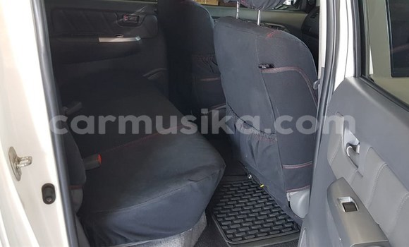 Nunua Ilio tumika Toyota Hilux Nyeupe Gari ndani ya Beitbridge nchini Matabeleland Kusini Nunua Ilio tumika Toyota Hilux Nyeupe Gari ndani ya Beitbridge nchini Matabeleland Kusini