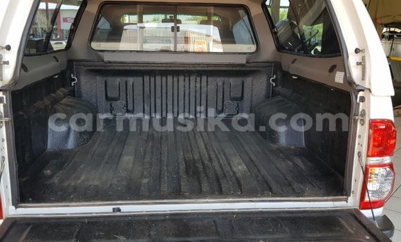 Nunua Ilio tumika Toyota Hilux Nyeupe Gari ndani ya Beitbridge nchini Matabeleland Kusini Nunua Ilio tumika Toyota Hilux Nyeupe Gari ndani ya Beitbridge nchini Matabeleland Kusini