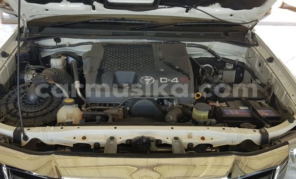 Nunua Ilio tumika Toyota Hilux Nyeupe Gari ndani ya Beitbridge nchini Matabeleland Kusini Nunua Ilio tumika Toyota Hilux Nyeupe Gari ndani ya Beitbridge nchini Matabeleland Kusini