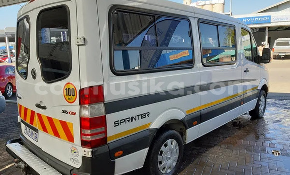 Tenga Tsaru Mercedes‒Benz W189 Chena Mota in Beitbridge in Matabeleland South Tenga Tsaru Mercedes‒Benz W189 Chena Mota in Beitbridge in Matabeleland South