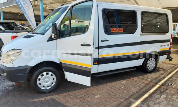 Tenga Tsaru Mercedes‒Benz W189 Chena Mota in Beitbridge in Matabeleland South Tenga Tsaru Mercedes‒Benz W189 Chena Mota in Beitbridge in Matabeleland South