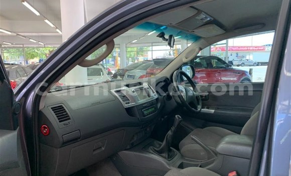 Nunua Ilio tumika Toyota Hilux Fedha Gari ndani ya Beitbridge nchini Matabeleland Kusini Nunua Ilio tumika Toyota Hilux Fedha Gari ndani ya Beitbridge nchini Matabeleland Kusini