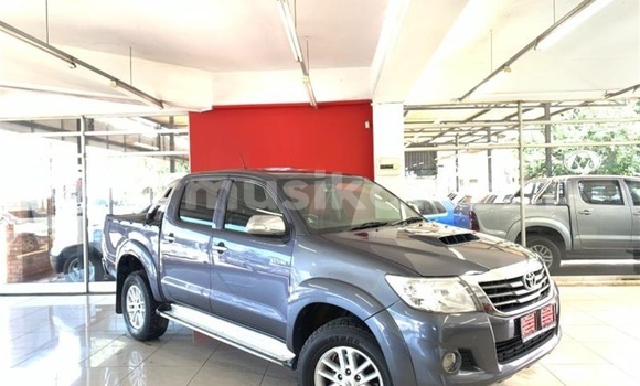 Nunua Ilio tumika Toyota Hilux Fedha Gari ndani ya Beitbridge nchini Matabeleland Kusini Nunua Ilio tumika Toyota Hilux Fedha Gari ndani ya Beitbridge nchini Matabeleland Kusini