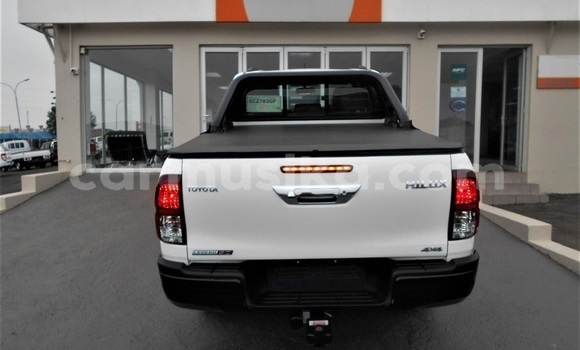 Tenga Tsaru Toyota Hilux Chena Mota in Beitbridge in Matabeleland South Tenga Tsaru Toyota Hilux Chena Mota in Beitbridge in Matabeleland South