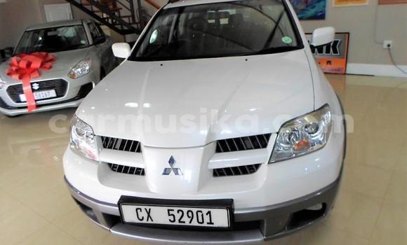 Buy Used Mitsubishi Outlander White Car in Beitbridge in Matabeleland South Buy Used Mitsubishi Outlander White Car in Beitbridge in Matabeleland South
