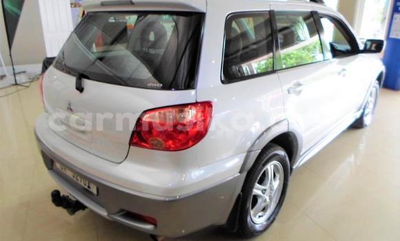 Nunua Ilio tumika Mitsubishi Outlander Nyeupe Gari ndani ya Beitbridge nchini Matabeleland Kusini Nunua Ilio tumika Mitsubishi Outlander Nyeupe Gari ndani ya Beitbridge nchini Matabeleland Kusini