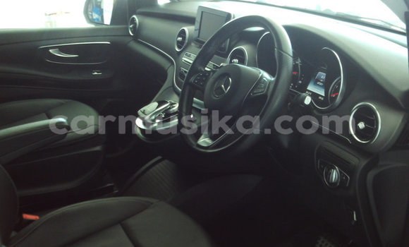 Tenga Tsaru Mercedes‒Benz Vito Zvimwe Mota in Beitbridge in Matabeleland South Tenga Tsaru Mercedes‒Benz Vito Zvimwe Mota in Beitbridge in Matabeleland South