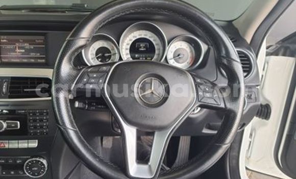Tenga Tsaru Mercedes‒Benz C–Class Chena Mota in Beitbridge in Matabeleland South Tenga Tsaru Mercedes‒Benz C–Class Chena Mota in Beitbridge in Matabeleland South