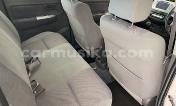 Acheter Occasion Voiture Toyota Hilux Blanc à Beitbridge, Matabeleland South Acheter Occasion Voiture Toyota Hilux Blanc à Beitbridge, Matabeleland South