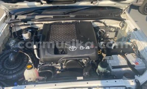 Acheter Occasion Voiture Toyota Hilux Blanc à Beitbridge, Matabeleland South Acheter Occasion Voiture Toyota Hilux Blanc à Beitbridge, Matabeleland South