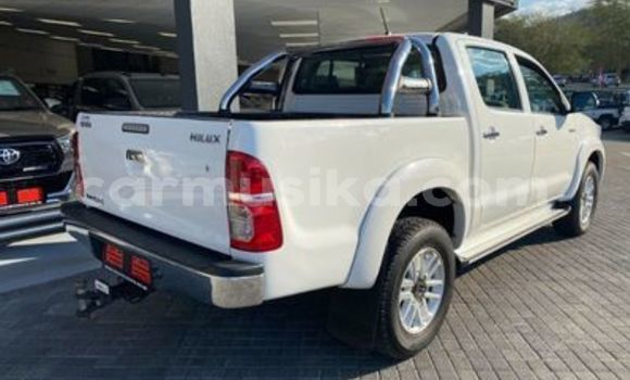 Acheter Occasion Voiture Toyota Hilux Blanc à Beitbridge, Matabeleland South Acheter Occasion Voiture Toyota Hilux Blanc à Beitbridge, Matabeleland South