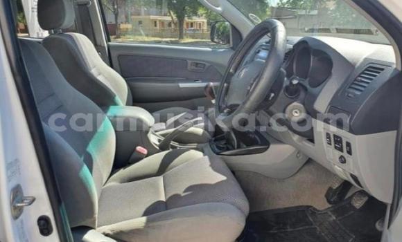 Acheter Occasion Voiture Toyota Hilux Blanc à Beitbridge, Matabeleland South Acheter Occasion Voiture Toyota Hilux Blanc à Beitbridge, Matabeleland South