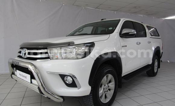 Nunua Ilio tumika Toyota Hilux Nyeupe Gari ndani ya Beitbridge nchini Matabeleland Kusini