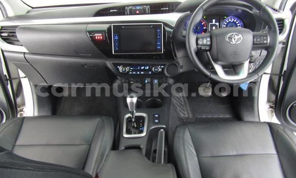 Nunua Ilio tumika Toyota Hilux Nyeupe Gari ndani ya Beitbridge nchini Matabeleland Kusini Nunua Ilio tumika Toyota Hilux Nyeupe Gari ndani ya Beitbridge nchini Matabeleland Kusini