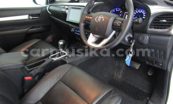 Nunua Ilio tumika Toyota Hilux Nyeupe Gari ndani ya Beitbridge nchini Matabeleland Kusini Nunua Ilio tumika Toyota Hilux Nyeupe Gari ndani ya Beitbridge nchini Matabeleland Kusini