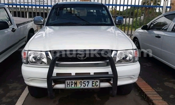 Acheter Occasion Voiture Toyota Hilux Blanc à Beitbridge, Matabeleland South