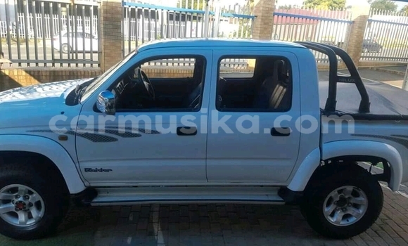 Acheter Occasion Voiture Toyota Hilux Blanc à Beitbridge, Matabeleland South Acheter Occasion Voiture Toyota Hilux Blanc à Beitbridge, Matabeleland South