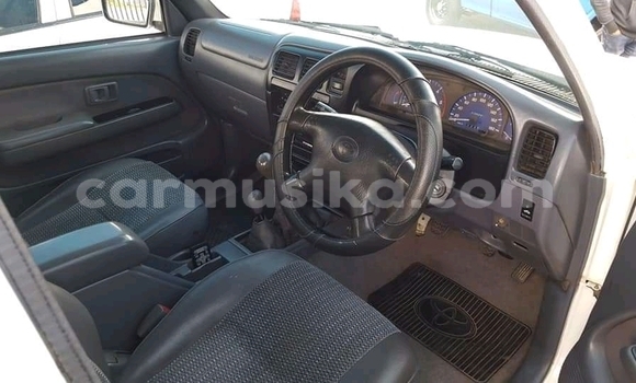 Acheter Occasion Voiture Toyota Hilux Blanc à Beitbridge, Matabeleland South Acheter Occasion Voiture Toyota Hilux Blanc à Beitbridge, Matabeleland South