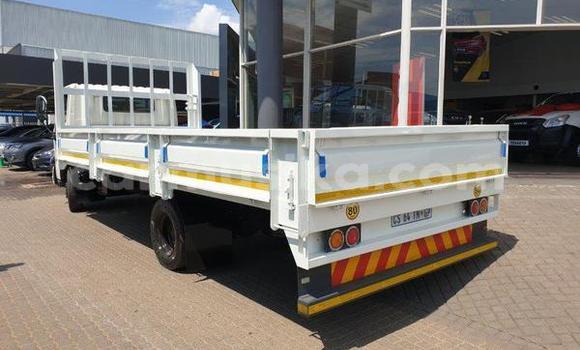 Tenga Tsaru Hino 300 Chena Rori in Beitbridge in Matabeleland South Tenga Tsaru Hino 300 Chena Rori in Beitbridge in Matabeleland South