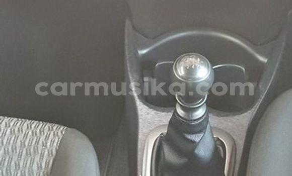 Tenga Tsaru Toyota Yaris Zvimwe Mota in Beitbridge in Matabeleland South Tenga Tsaru Toyota Yaris Zvimwe Mota in Beitbridge in Matabeleland South