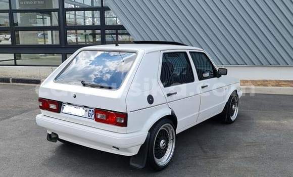 Buy Used Volkswagen Golf White Car in Beitbridge in Matabeleland South Buy Used Volkswagen Golf White Car in Beitbridge in Matabeleland South