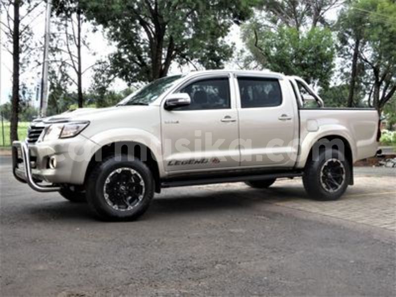 Big with watermark toyota hilux matabeleland south beitbridge 19482