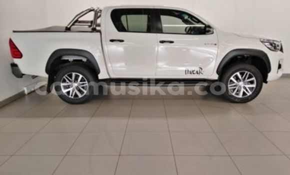Tenga Tsaru Toyota Hilux Chena Mota in Beitbridge in Matabeleland South Tenga Tsaru Toyota Hilux Chena Mota in Beitbridge in Matabeleland South