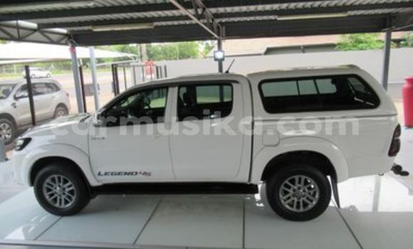 Acheter Occasion Voiture Toyota Hilux Blanc à Beitbridge, Matabeleland South Acheter Occasion Voiture Toyota Hilux Blanc à Beitbridge, Matabeleland South