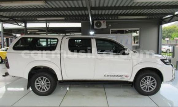 Acheter Occasion Voiture Toyota Hilux Blanc à Beitbridge, Matabeleland South Acheter Occasion Voiture Toyota Hilux Blanc à Beitbridge, Matabeleland South