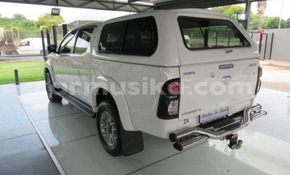 Acheter Occasion Voiture Toyota Hilux Blanc à Beitbridge, Matabeleland South Acheter Occasion Voiture Toyota Hilux Blanc à Beitbridge, Matabeleland South