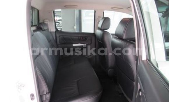 Acheter Occasion Voiture Toyota Hilux Blanc à Beitbridge, Matabeleland South Acheter Occasion Voiture Toyota Hilux Blanc à Beitbridge, Matabeleland South