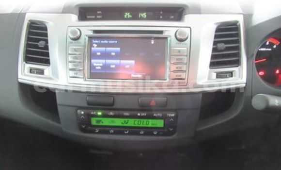 Acheter Occasion Voiture Toyota Hilux Blanc à Beitbridge, Matabeleland South Acheter Occasion Voiture Toyota Hilux Blanc à Beitbridge, Matabeleland South