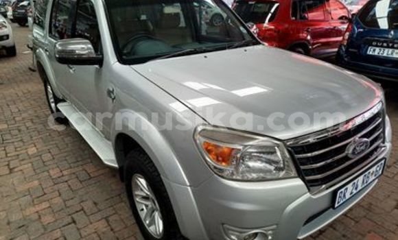 Acheter Occasion Voiture Ford Everest Gris à Beitbridge, Matabeleland South Acheter Occasion Voiture Ford Everest Gris à Beitbridge, Matabeleland South