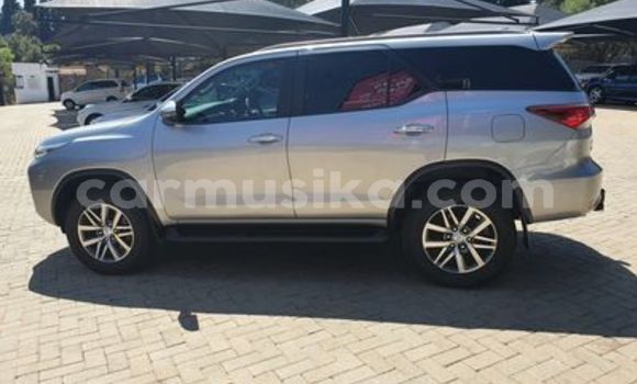 Tenga Tsaru Toyota Fortuner Sirivha Mota in Beitbridge in Matabeleland South Tenga Tsaru Toyota Fortuner Sirivha Mota in Beitbridge in Matabeleland South