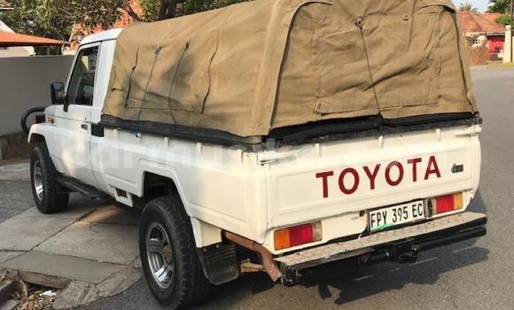 Acheter Occasion Voiture Toyota Land Cruiser Blanc à Beitbridge, Matabeleland South Acheter Occasion Voiture Toyota Land Cruiser Blanc à Beitbridge, Matabeleland South