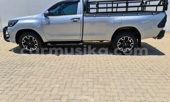 Nunua Ilio tumika Toyota Hilux Fedha Gari ndani ya Beitbridge nchini Matabeleland Kusini