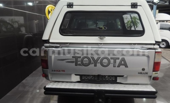 Acheter Occasion Voiture Toyota Hilux Gris à Beitbridge, Matabeleland South Acheter Occasion Voiture Toyota Hilux Gris à Beitbridge, Matabeleland South