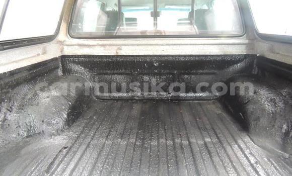 Acheter Occasion Voiture Toyota Hilux Gris à Beitbridge, Matabeleland South Acheter Occasion Voiture Toyota Hilux Gris à Beitbridge, Matabeleland South