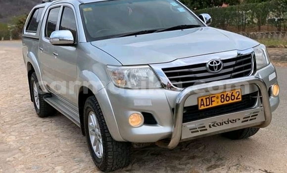 Buy Used Toyota Hilux Silver Car in Masvingo in Masvingo