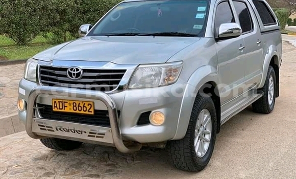 Tenga Tsaru Toyota Hilux Sirivha Mota in Masvingo in Masvingo Tenga Tsaru Toyota Hilux Sirivha Mota in Masvingo in Masvingo